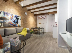 Happy People Ramblas Harbour