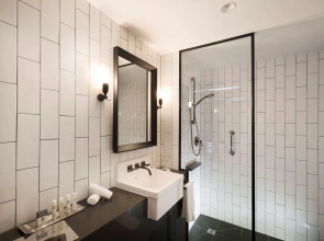 DoubleTree by Hilton Hotel Melbourne - Flinders Street