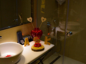 Отель Aurasia Design