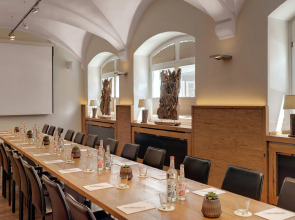 Alpen Hotel München