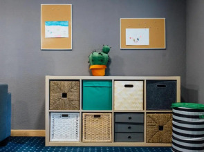 Отель Malcom and Barret