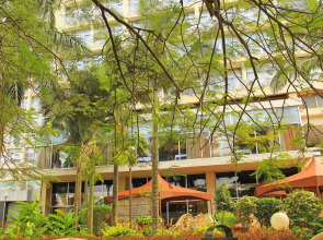 Отель Sheraton Kampala
