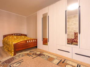 Квартира на Максима Горького 1