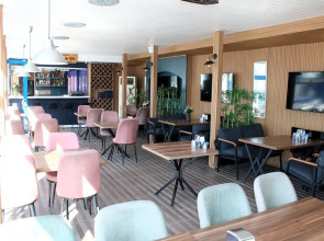 Апартаменты Mavi Restaurant & Apartments 1