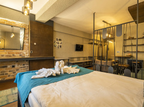 Апарт-отель  Cube Suites