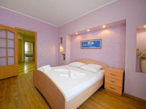 Трёхкомнатные апартаменты на Маршала Чуйкова