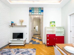 Апартаменты на Моисеенко 4