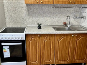 Апартаменты Двухкомнатная Квартира Шахтеров 23