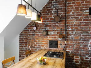 Апартаменты Яркий Лофт с видом на крыши