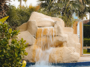 Отель Dubai Marine Beach Resort & Spa