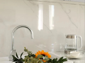 Квартира Flatirini с панорамными окнами в новом ЖК 1