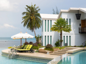 Отель Vannee Golden Sands Resort