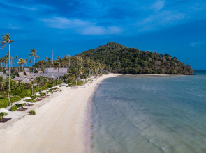 Отель Saii Phi Phi Island Village