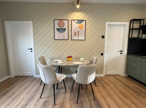 Частный дом с новым дизайнерским ремонтом и мебелью