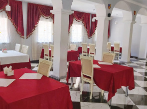 Отель Корона