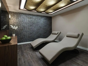 Отель Gleam Collection Hotel