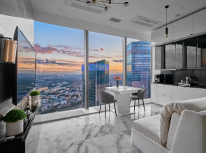 Апартаменты Sky City Moscow 80 этаж Вид на МГУ, Лужники, Парк победы, Воробьевы горы! Уникальный вид!