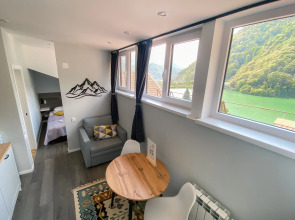 Квартира С Панорамным Видом на Озеро и Горы