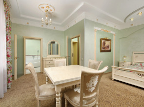 Домбай Пэлас