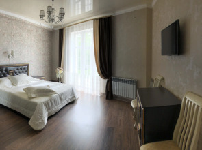 Моцарт Холл