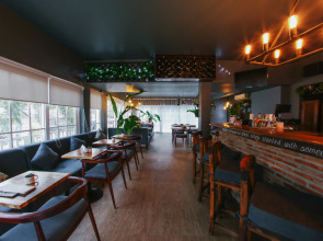 White Boutique Hotel & Residences