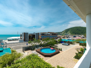 Курортный отель Лазурный берег