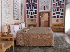 Отель Sasha & Son