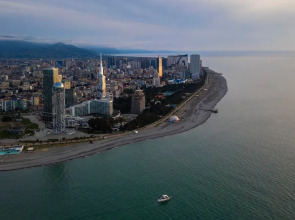 Апартаменты Apartment hotel Прибрежный Оазис: с видом на море в знаковой Порта Батуми