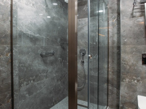 Отель Marjan Plaza