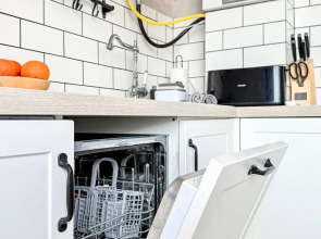 Квартира В Центре Города с Видом на Горы и Море — Как Дома, Tепло и Уютно!