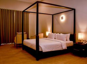 Отель Refresh Blue