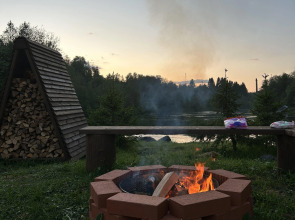 Частный Дом На Берегу Реки