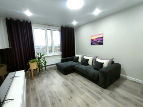 Апартаменты видовые двухкомнатные у метро на 24 этаже