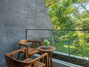 Отель Maya Sanur Resort & Spa