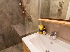 Апартаменты в ЖК Белый Ангел с потрясающим видом на реку