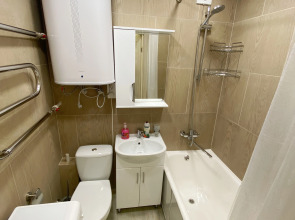 Апартаменты на проспекте 100летия 46а с видом на море