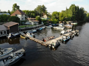 Отель Гостиничный рыболовно-охотничий комплекс Александровский Причал