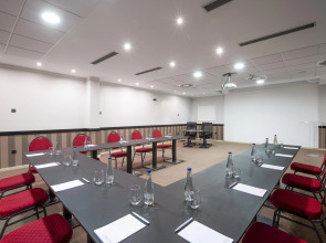 Отель Crystal Hotel Belgrade