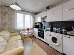 Апартаменты Стандартные с Балконом и Видом на Город на площади МОПРа