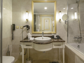 Crowne Plaza Hotel Istanbul - Asia, an IHG Hotel