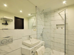 Отель Tekla Palace