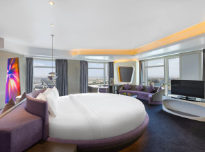 Отель V Hotel Dubai Curio Collection by Hilton