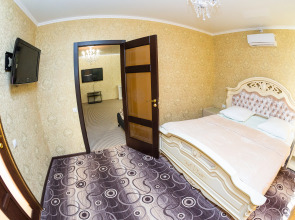 Отель Империал