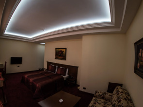 Курортный отель Elegant