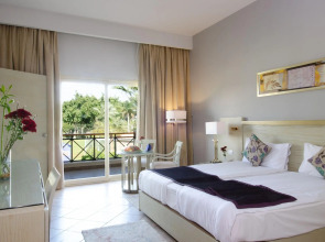 Курортный Отель Swiss Inn Pyramids Golf Resort