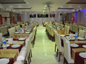 Отель Lara Hadrianus