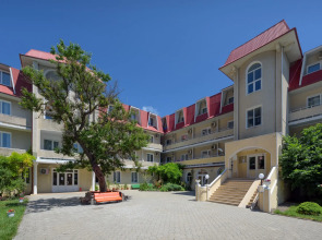 Отель Чёрное море (корпуса 1 и 2)