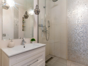 14 Апартаменты RADIUS Малышева 42А (11)