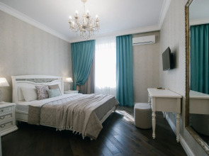 Квартира Большая трехкомнатная квартира с видом на Храм