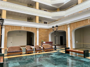 Апартаменты на Ялтинской улице, 12А. ЖК «Шато Лувр»